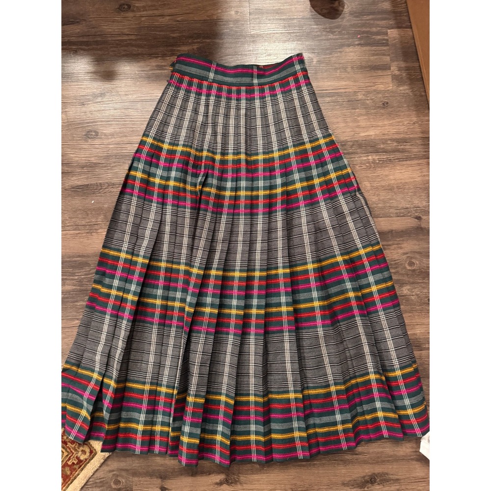 Vintage Bogner West Germany Pure New Wool Plaid Pleated Maxi Skirt Size 6 Long